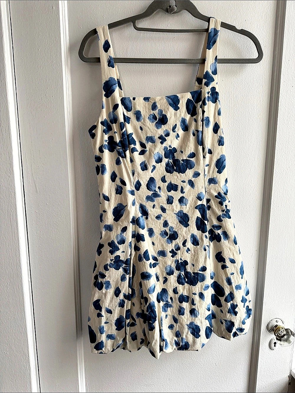 Abercrombie & Fitch Floral Mini Dress in Cream & Blue Size Medium Like New